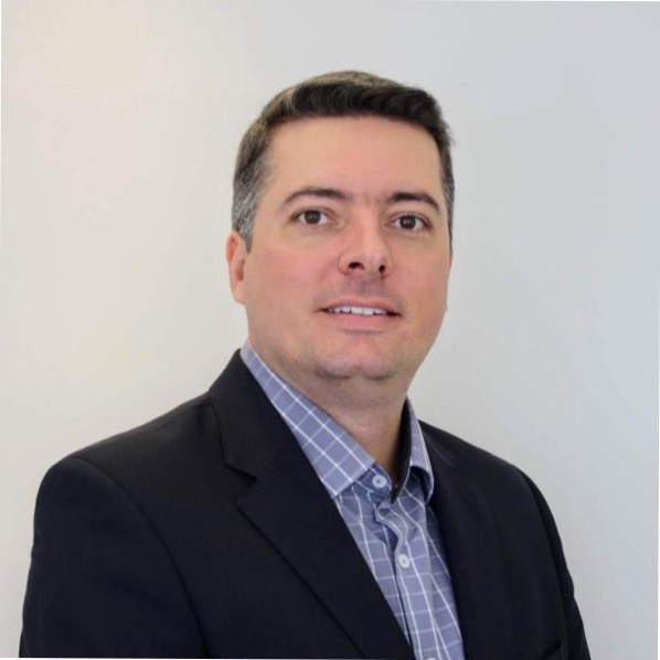 Vice-presidente administrativo e financeiro Diego Ricardo Holler