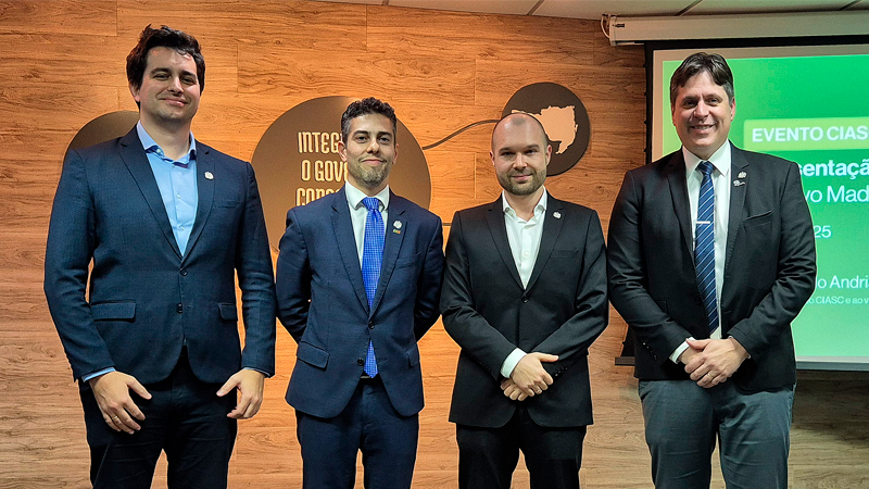 Delegado Gustavo Madeira da Silveira é empossado como novo presidente do CIASC