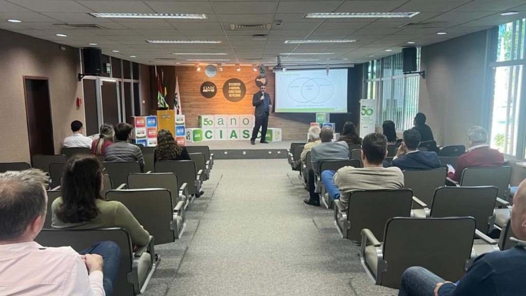 Com foco na conscientização e na proteção de dados, CIASC promove palestra sobre ameaças cibernéticas