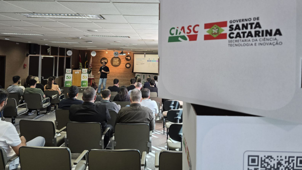 FECAM participa do CIASC Day e conhece soluções para a administração pública dos municípios