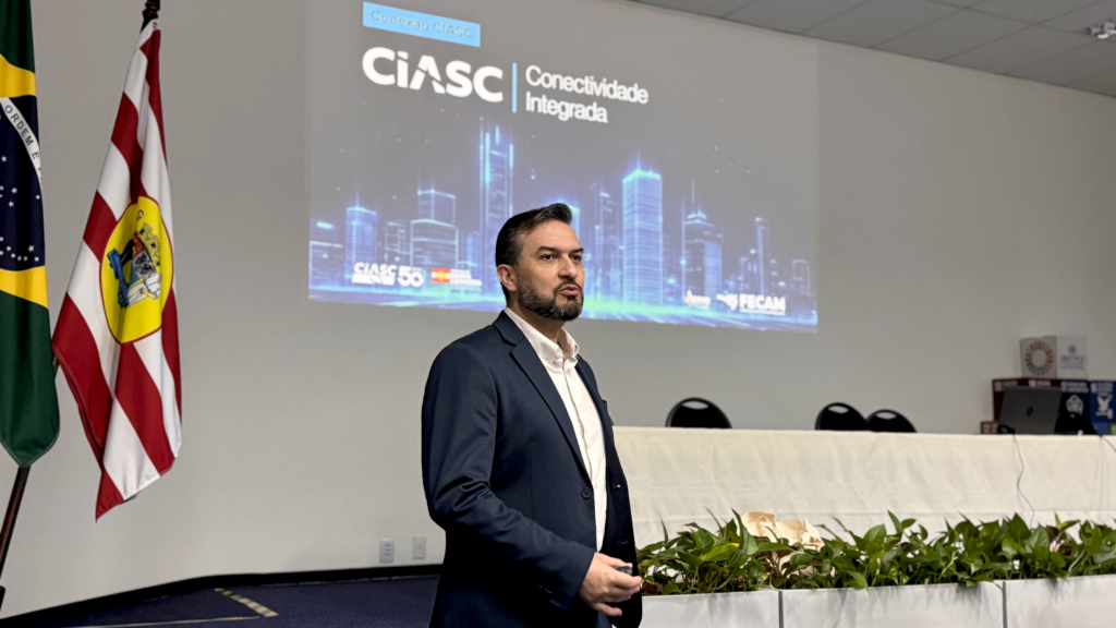 CIASC leva soluções de conectividade a gestores municipais em Blumenau