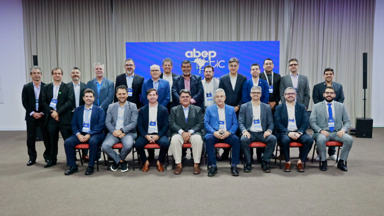 Diretor-presidente do CIASC participa de reunião nacional da ABEP-TIC