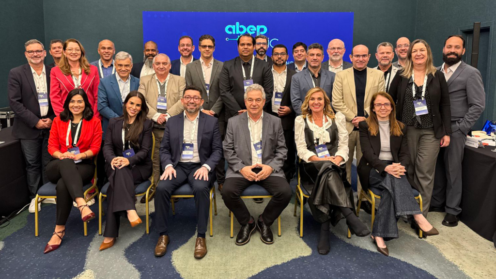 CIASC debate inteligência artificial e segurança cibernética no fórum nacional da ABEP-TIC